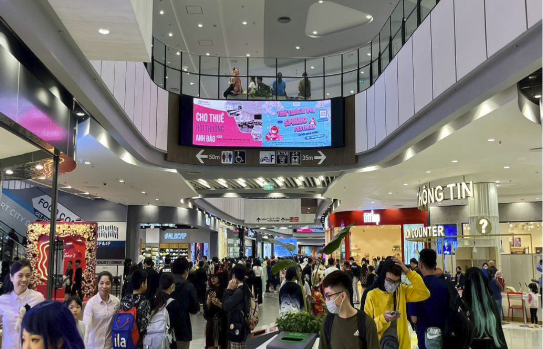 Màn LED sảnh chính AEON Mall